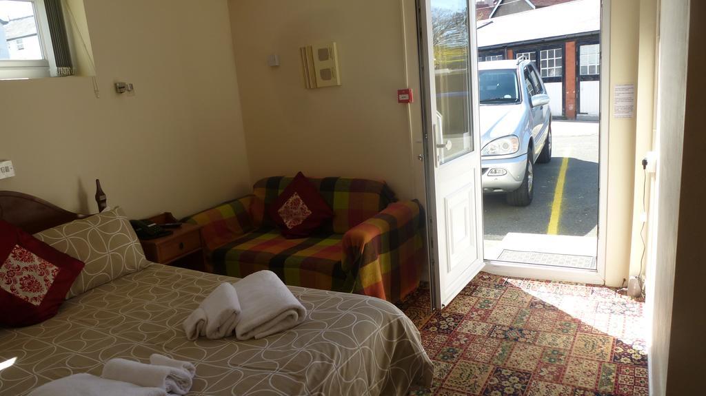 Whitehall Guest House Colwyn Bay Exteriér fotografie