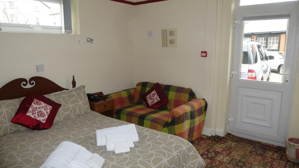 Whitehall Guest House Colwyn Bay Exteriér fotografie