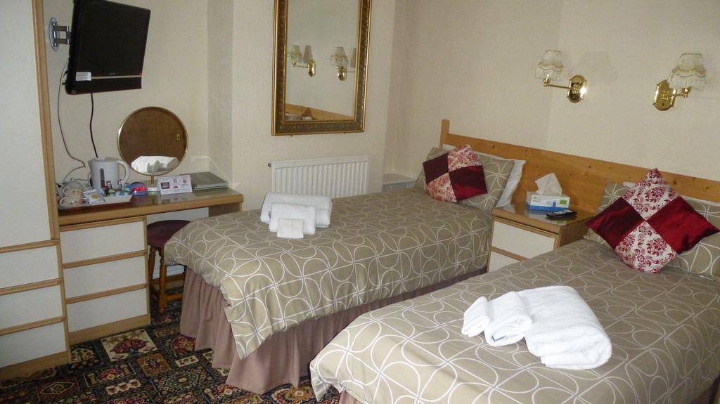 Whitehall Guest House Colwyn Bay Exteriér fotografie