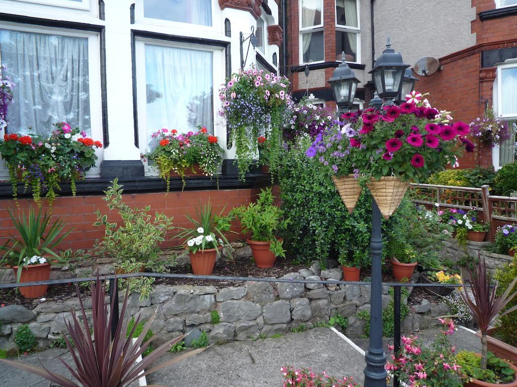 Whitehall Guest House Colwyn Bay Exteriér fotografie